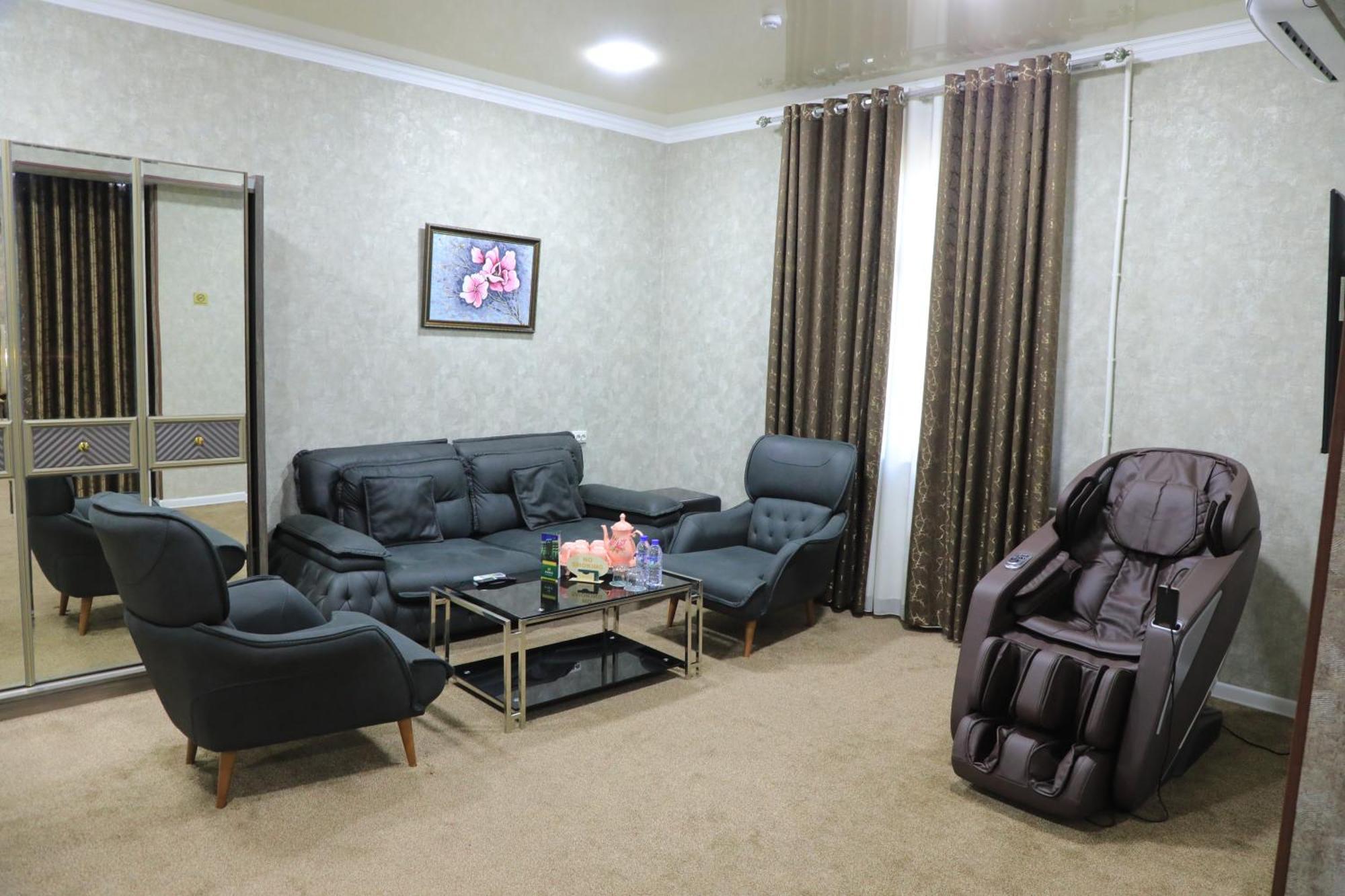 Hobiz Hotel Navoi Ngoại thất bức ảnh