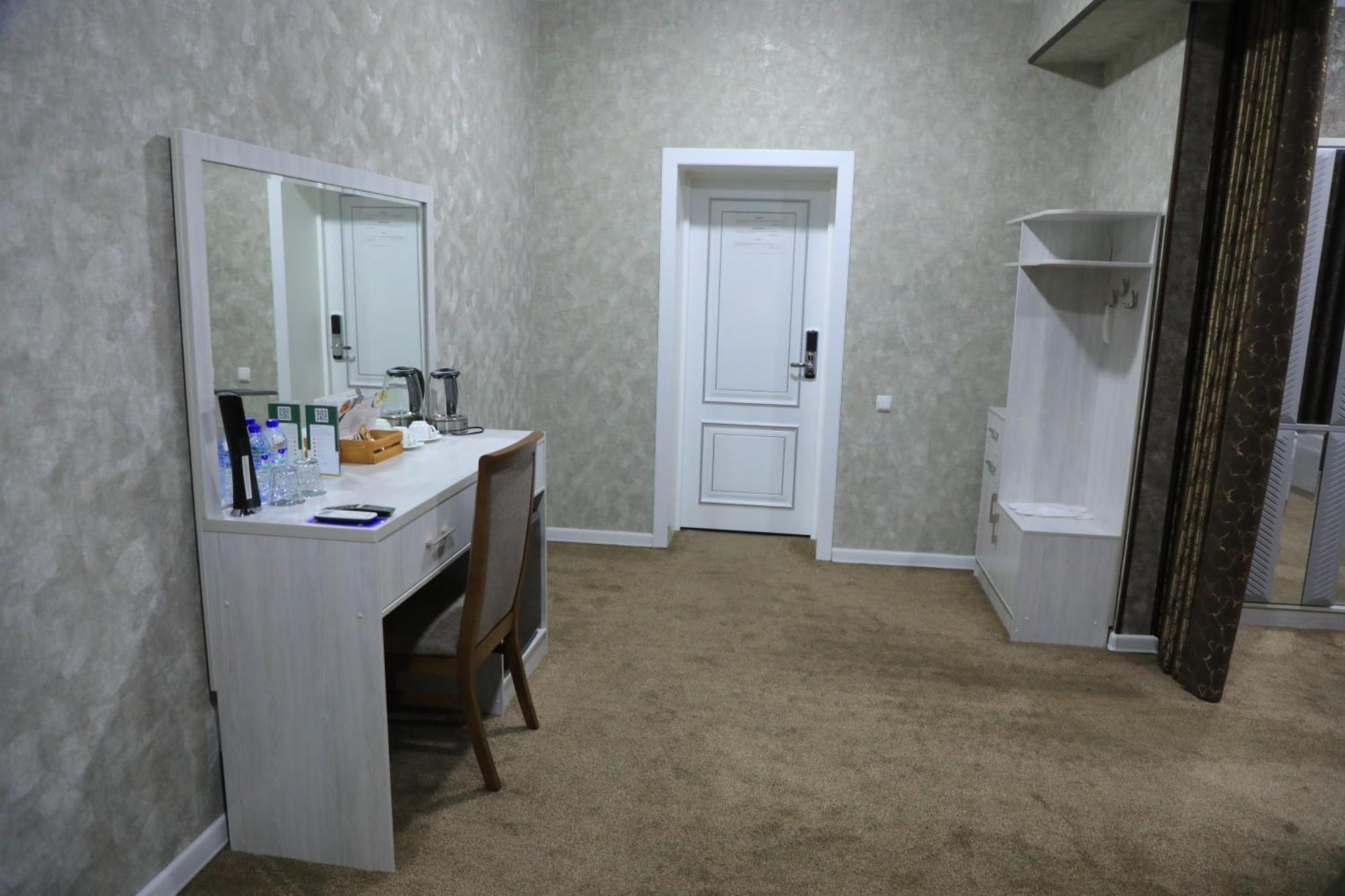 Hobiz Hotel Navoi Ngoại thất bức ảnh